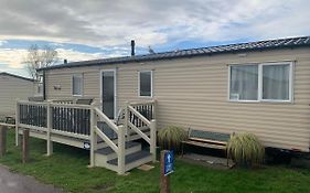 Gold Plus 6 Berth Caravan In New Beach With Parking Wifi And Decking